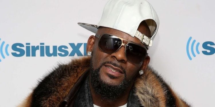 r kelly claps back at accusers