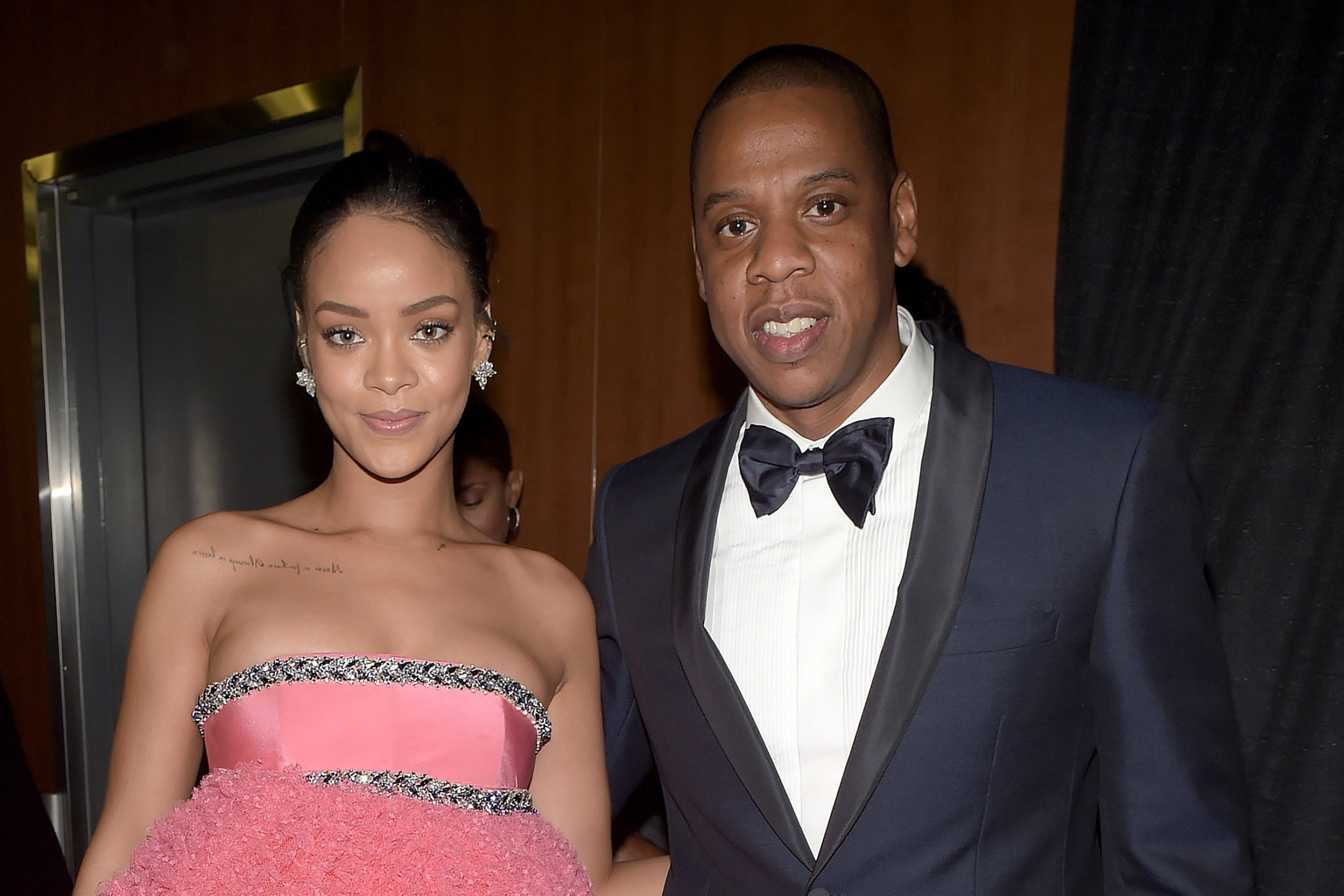 Does Rihanna Disagrees With Jay Z NFL Deal???