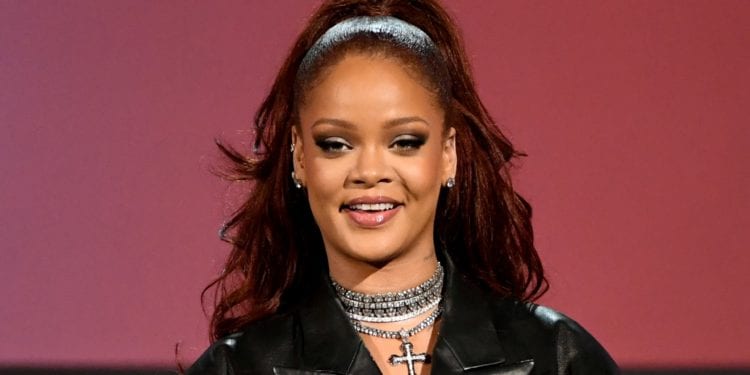 NAACP Awards Honors Rihanna!!!!!