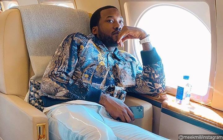 Feds Swarmed Meek Mill’s Private Jet In Miami!!!