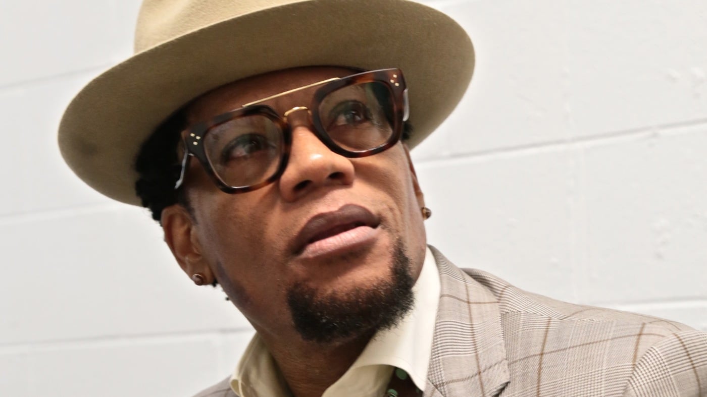 DL Hughley Could Lose Fans Over Comments!!!!