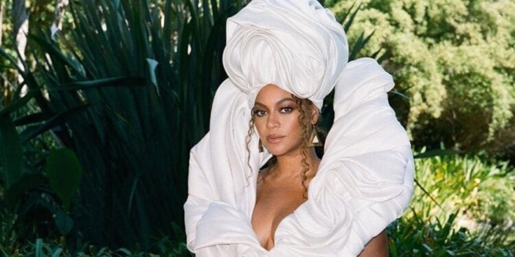 Beyonce Breaks Record For Most Grammy's.