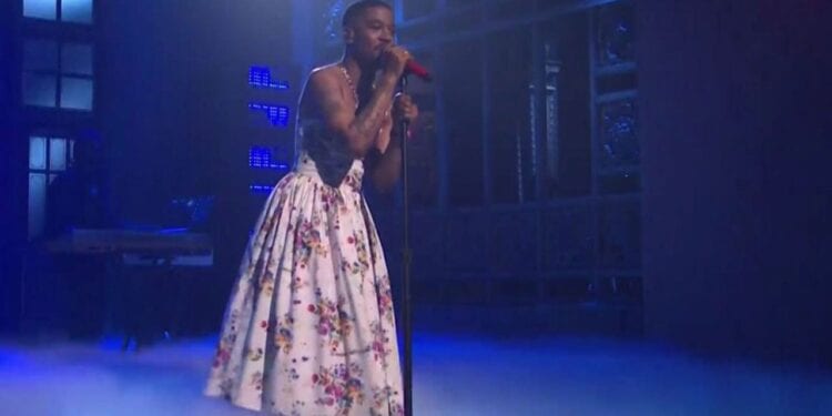 Kid Cudi Wears Dress On SNL.