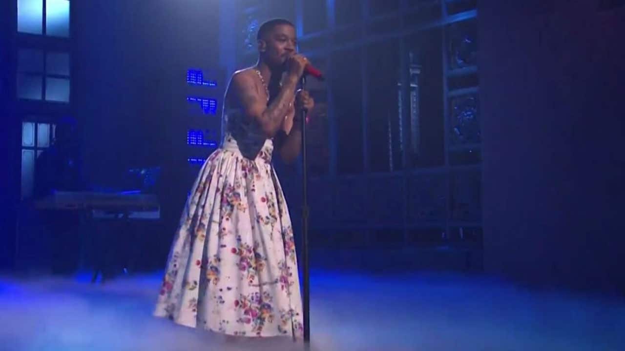 Kid Cudi Wears Dress On SNL!!!